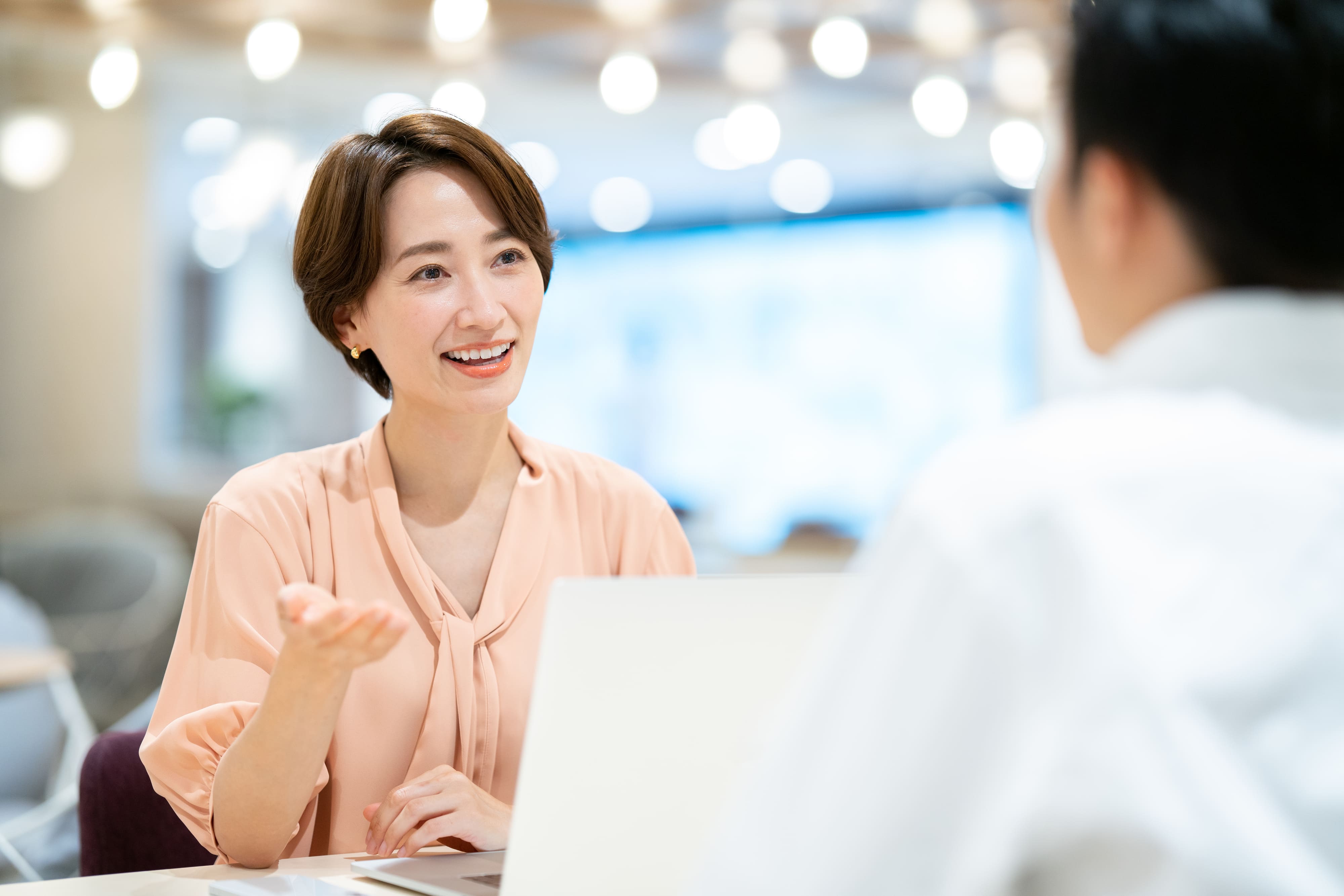 自己肯定感を高める女性マネジャー